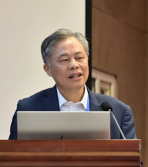 会议开幕式由汉语言文献AC米兰携手开